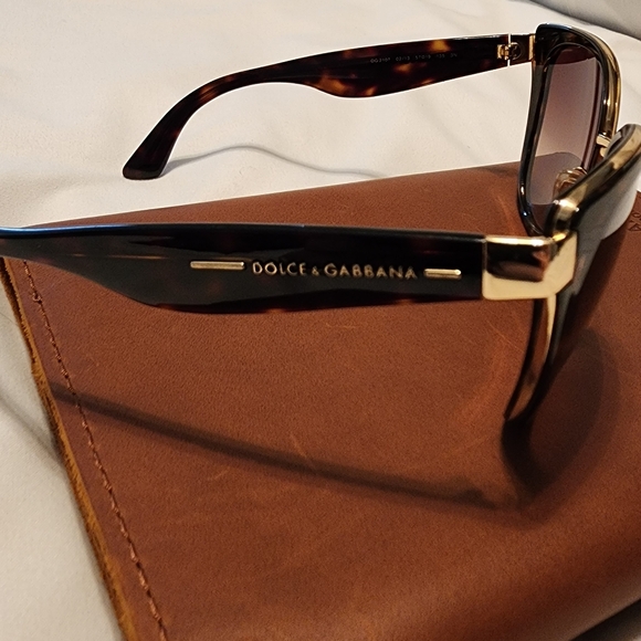 Dolce and Gabbana tortoise cat eye sunnies - Picture 3 of 7